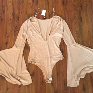 NWT BLANC Tan very low-cut bodysuit with bell sleeves size L